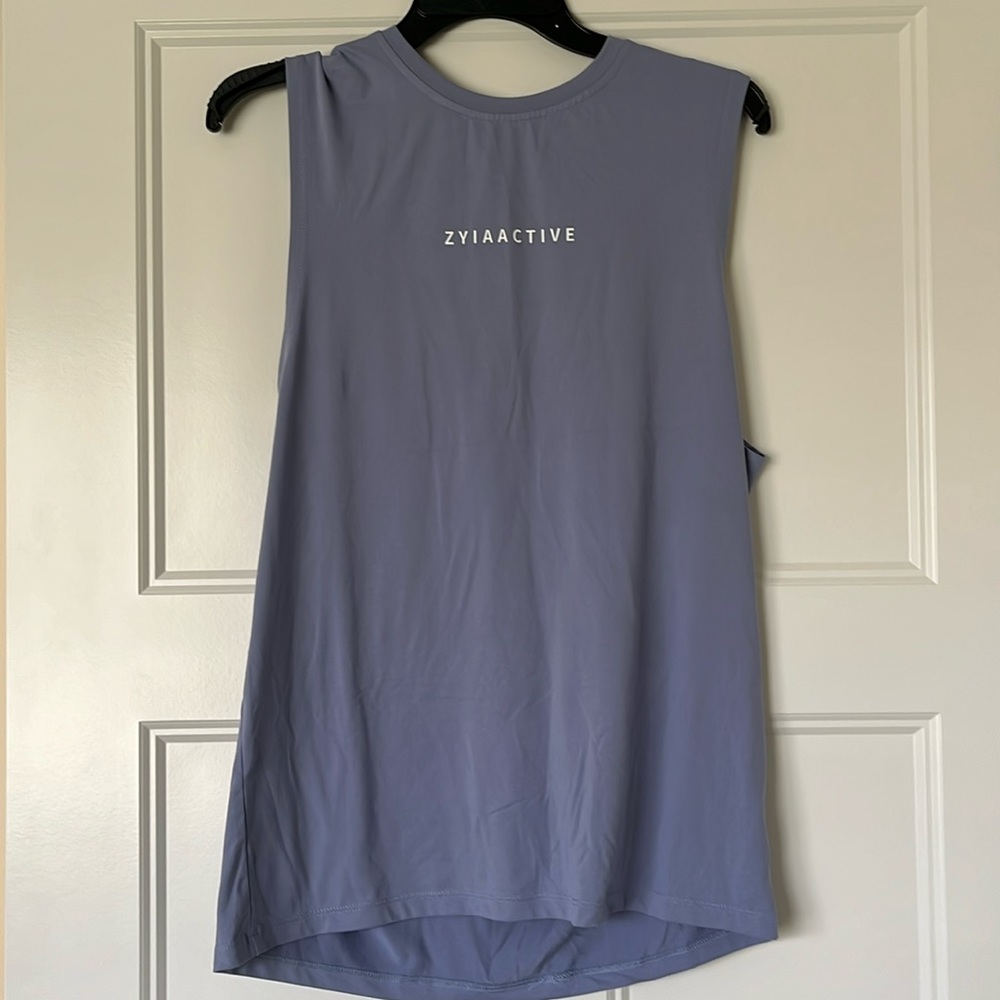 💜Gorgeous Periwinkle Zyia tank💜